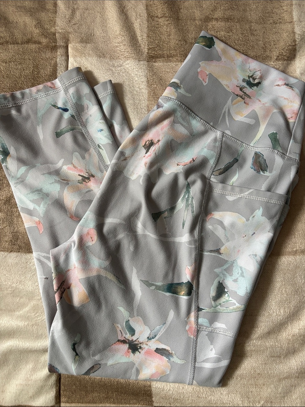 Floral High-Waist Leggings in Soft Gray and Pastels